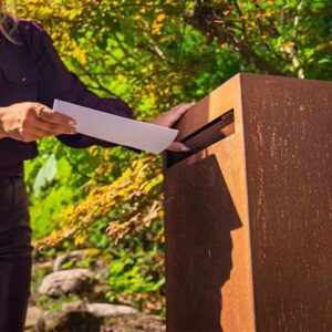 Corten stål stående postkasse Kelt
