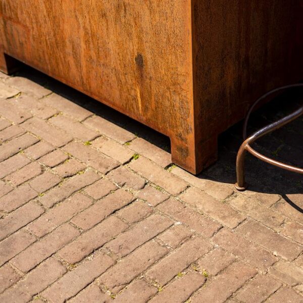 Corten steel planter with legs